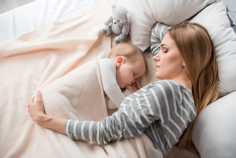 Когато майката страда от безсъние, децата също са потърпевши!