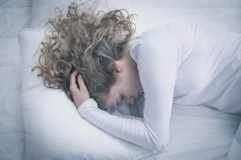 Неспокоен сън – основни причини и решения